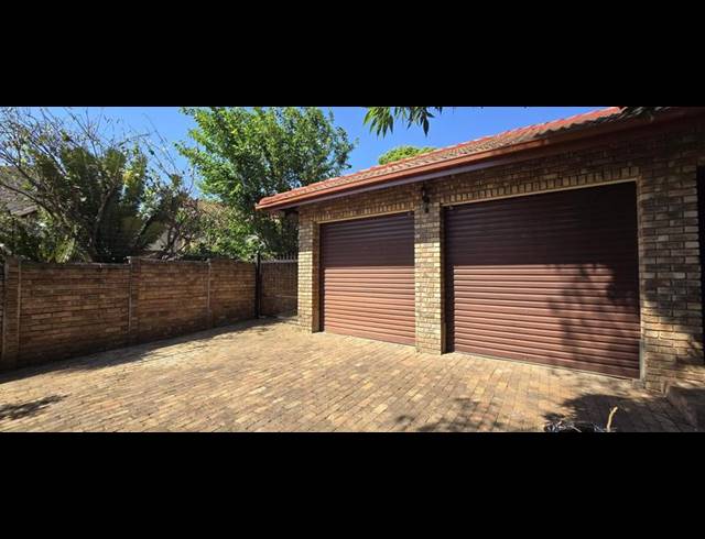 3 BEDROOM HOUSE FOR SALE IN MORELETAPARK